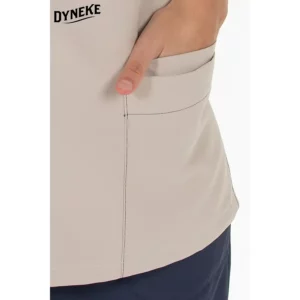 Casaca mujer microfibra beige Dyneke 8023569: detalle del bolsillo lateral.