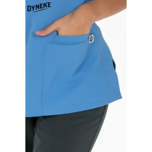 Casaca mujer microfibra azul Dyneke 8023574: detalle del bolsillo lateral.