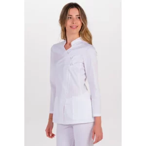 Chaqueta elástica m/l cruzada botones transparentes Dyneke 8036500: vista de tres cuartos con modelo.