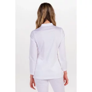 Chaqueta elástica m/l cruzada botones transparentes Dyneke 8036500: vista trasera con modelo.