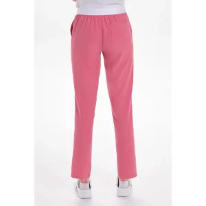 Pantalón elástico rosa goma vista atrás. Dyneke 8046406: vista trasera del pantalón con modelo.