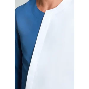 Chaqueta hombre asimétrica azul Dyneke 8052482: detalle del cuello y contraste de color.