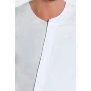 Chaqueta hombre asimétrica gris perla Dyneke 8052488: detalle del cuello y cierre.