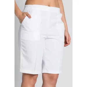 Bermuda sport Dyneke 8061700: detalle del bolsillo con modelo.