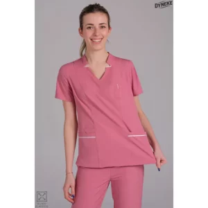 Casaca elástica chica rosa Dyneke 8090406: vista frontal con modelo.