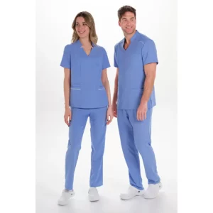 Casaca elástica chica azul Dyneke 8090407: vista de cuerpo entero con dos modelos.