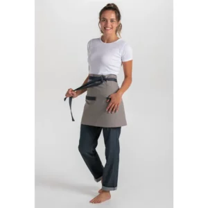 Delantal corto loneta beig tira vaquera Dyneke 8171309: vista de cuerpo entero con modelo.