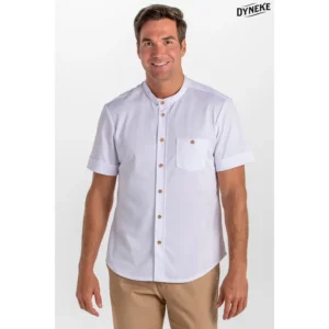 Camisa blanca punto granito botón madera Dyneke 8172112: vista frontal con modelo.