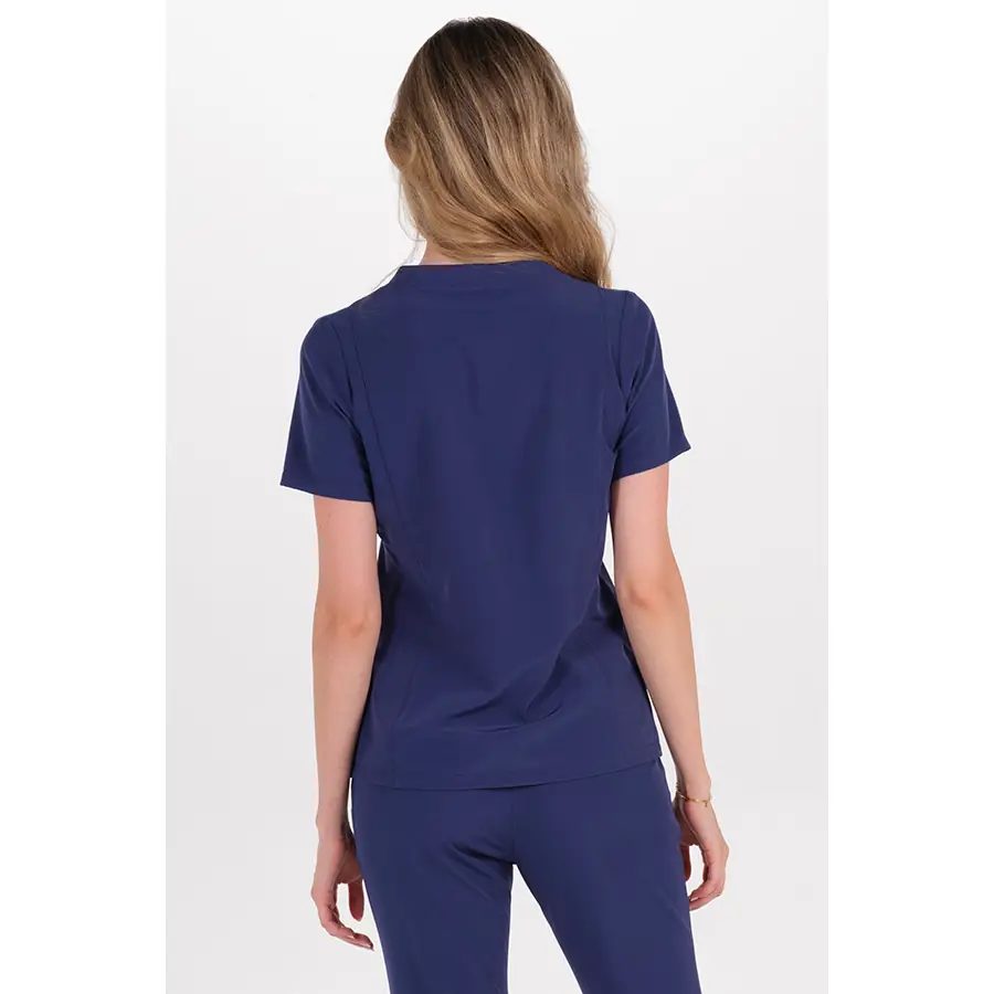 Casaca Dyneke 8173202 mujer azul marino cuello cruzado 4 Casaca elástica mujer azul marino Dyneke 8173202: vista trasera con modelo.