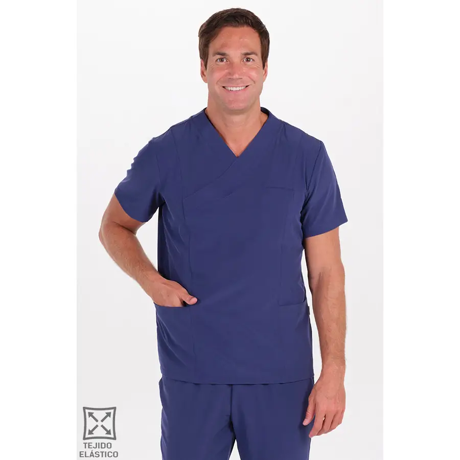 Casaca Dyneke 8174202 hombre azul marino cuello cruzado 1 Casaca elástica hombre azul marino Dyneke 8174202: vista frontal con modelo.