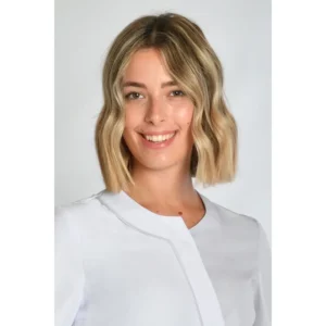 Chaqueta microfibra asimétrica m/l gris perla Dyneke 8177488: detalle del cuello con modelo.