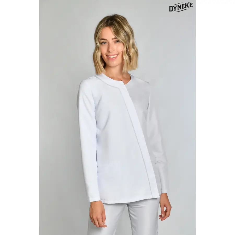 Chaqueta Dyneke 8177488 mujer asimétrica gris perla 1 Chaqueta microfibra asimétrica m/l gris perla Dyneke 8177488: vista frontal con modelo.