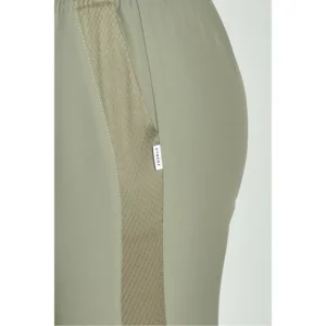 Pantalón unisex rejilla lateral caqui Dyneke 8179486: detalle del bolsillo y franja lateral.