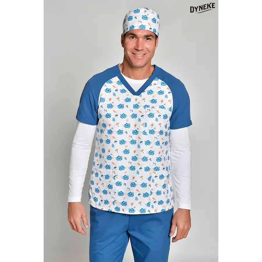 Casaca Dyneke 8185061 unisex microfibra erizos 1 Blusón sanitario estampado microfibra erizos Dyneke 8185061: vista frontal con modelo.