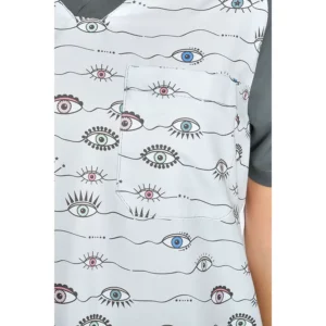 Blusón sanitario estampado microfibra ojos Dyneke 8185071: detalle del estampado de ojos.
