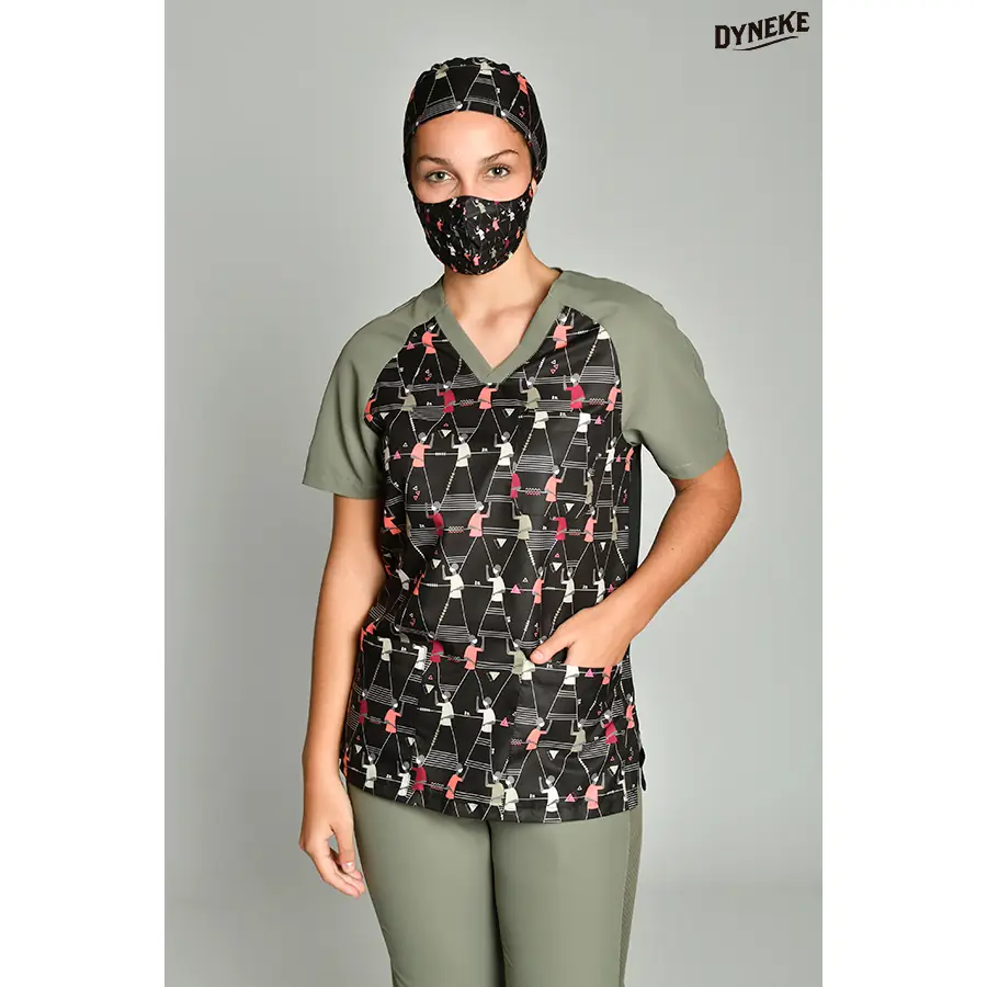 Casaca Dyneke 8185081 unisex microfibra Dosmetros 1 Blusón sanitario estampado microfibra dosmetros Dyneke 8185081: vista frontal con modelo.