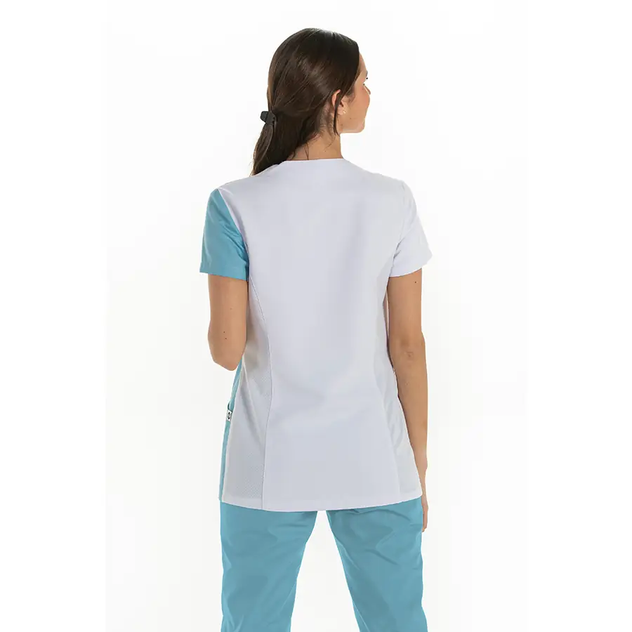 Chaqueta Dyneke 8186483 mujer asimétrica azul porcelana 2 Chaqueta microfibra asimétrica azul porcelana Dyneke 8186483: vista trasera con modelo.