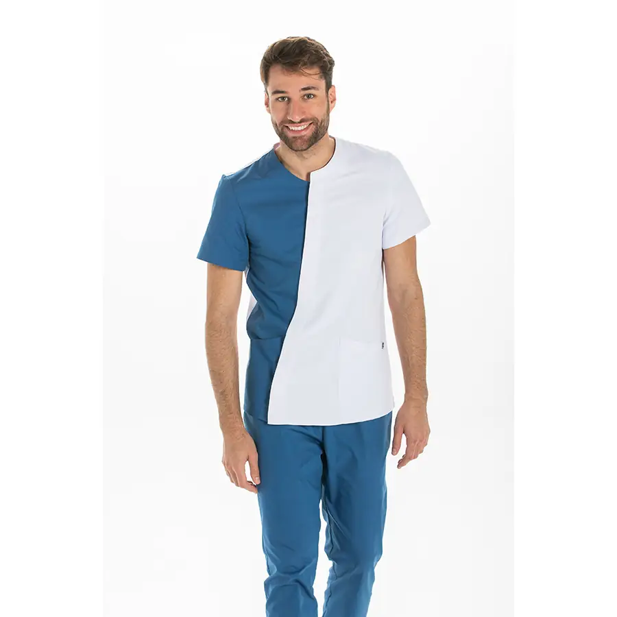 Chaqueta Dyneke 8187482 hombre asimétrica azul 1 Chaqueta hombre asimétrica azul Dyneke 8187482: vista frontal con modelo.