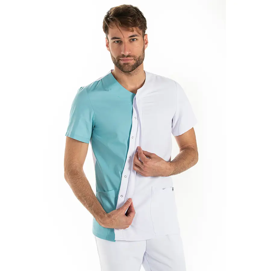 Chaqueta Dyneke 8187483 hombre asimétrica azul porcelana 2 Chaqueta hombre asimetrica azul porcelana Dyneke 8187483: vista frontal del cierre con modelo.