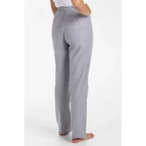 Pantalón pijama clásico sin bolsillos Dyneke 8201844: vista de tres cuartos por detrás del pantalón con modelo.