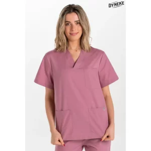 Blusón sanitario unisex nude rosa Dyneke 8204843: vista frontal con modelo.