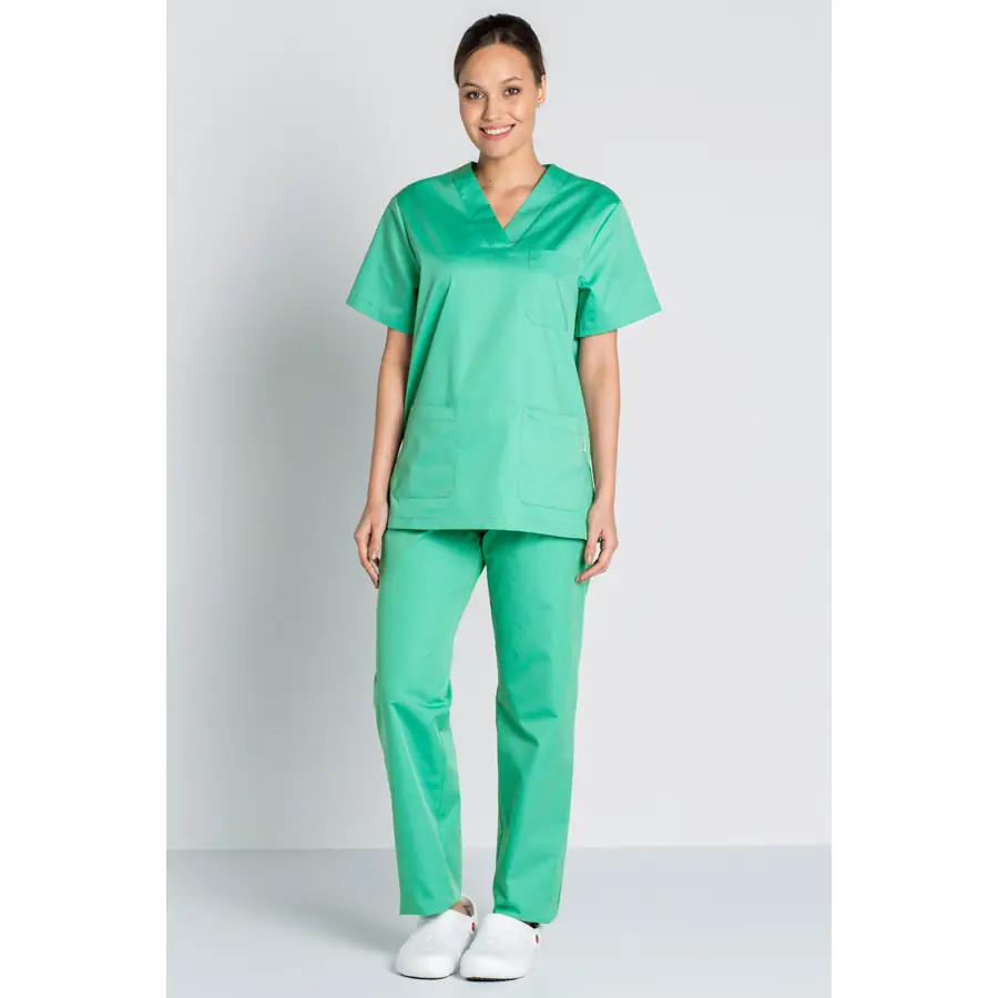 Blusón Dyneke 8204847 unisex verde cuello pico 2 Blusón sanidad verde Dyneke 8204847: vista de cuerpo entero con modelo.