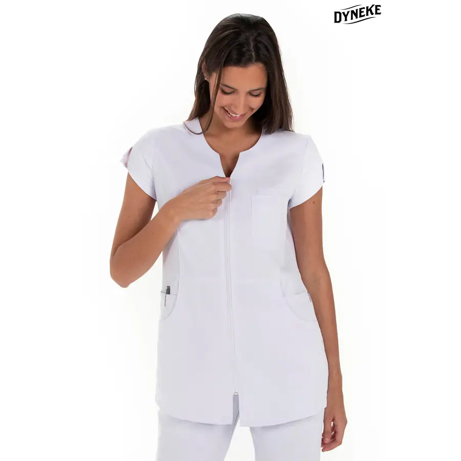 Chaqueta Dyneke 8209570 mujer microfibra blanca 1 Chaqueta srta. microfibra blanca Dyneke 8209570: vista frontal con modelo.