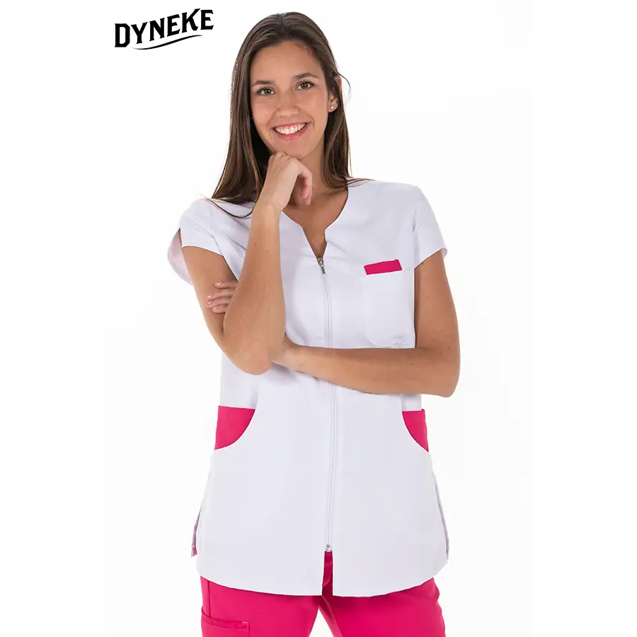 Chaqueta Dyneke 8209572 mujer microfibra contraste fucsia 1 Chaqueta srta. microfibra contraste fucsia Dyneke 8209572: vista frontal con modelo.