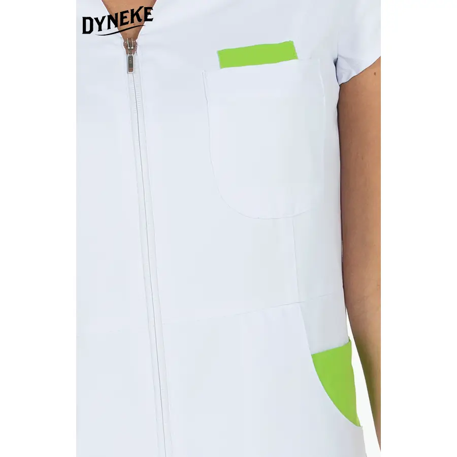Chaqueta Dyneke 8209573 mujer microfibra contraste pistacho 3 Chaqueta srta. microfibra contraste pistacho Dyneke 8209573: detalle del bolsillo de pecho y cremallera.