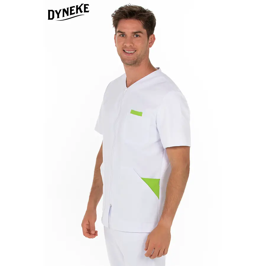 Chaqueta Dyneke 8210573 hombre contraste verde pistacho 2 Chaqueta cbro.microfibra contraste pistacho Dyneke 8210573: vista de tres cuartos con modelo.
