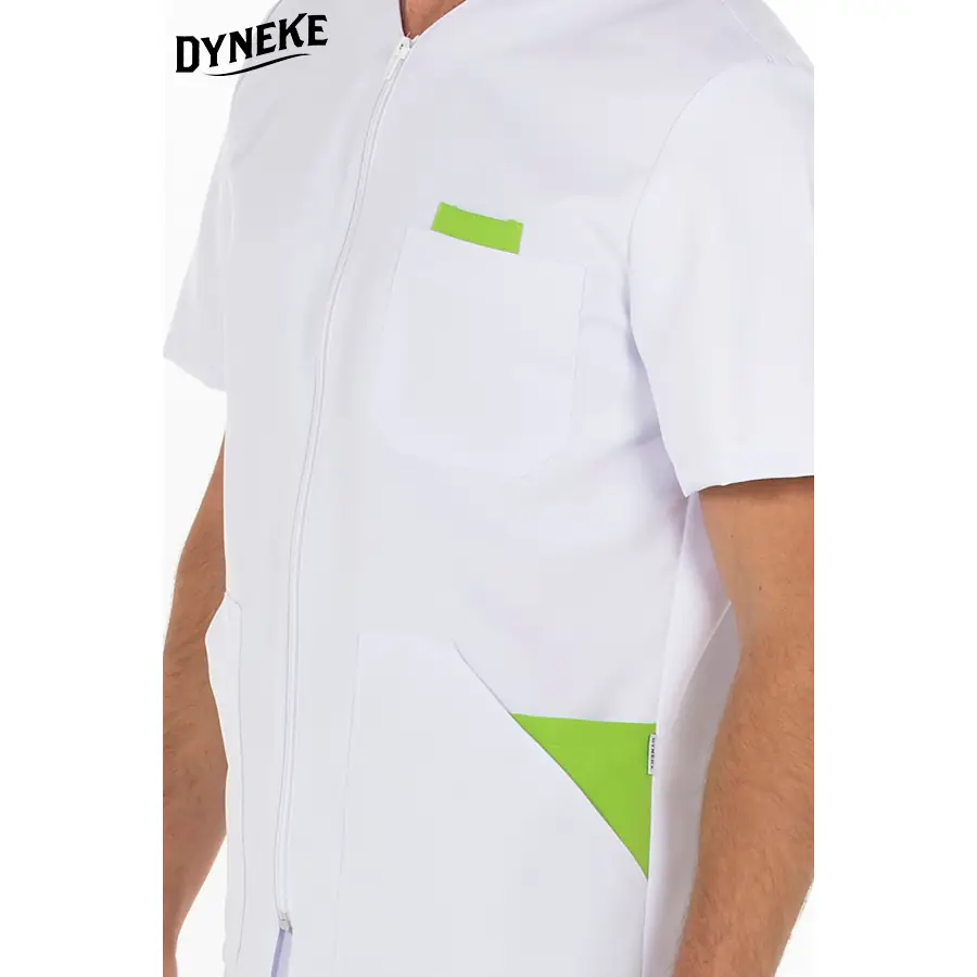 Chaqueta Dyneke 8210573 hombre contraste verde pistacho 4 Chaqueta cbro.microfibra contraste pistacho Dyneke 8210573: detalle de la manga y bolsillos con contraste verde.