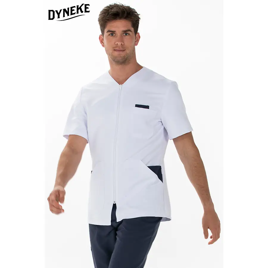 Chaqueta Dyneke 8210583 hombre contraste azul 2 Chaqueta cbro.microfibra contraste azul Dyneke 8210583: vista frontal con modelo en movimiento.