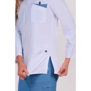 Chaqueta mujer poliéster elástico contraste azul m/l Dyneke 8216574: detalle del bolsillo lateral y abertura.