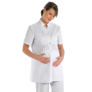 Chaqueta embarazada Dyneke 8241700: vista frontal con modelo.