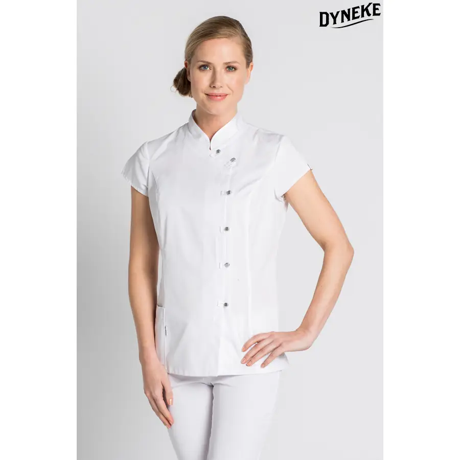 Casaca Dyneke 8242700 Trabillas blanca manga corta 1 Chaqueta blanca cruzada Dyneke 8242700: vista frontal con modelo.