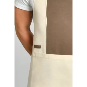 Delantal comercio loneta marrón Dyneke 8249381: detalle del bolsillo del delantal.