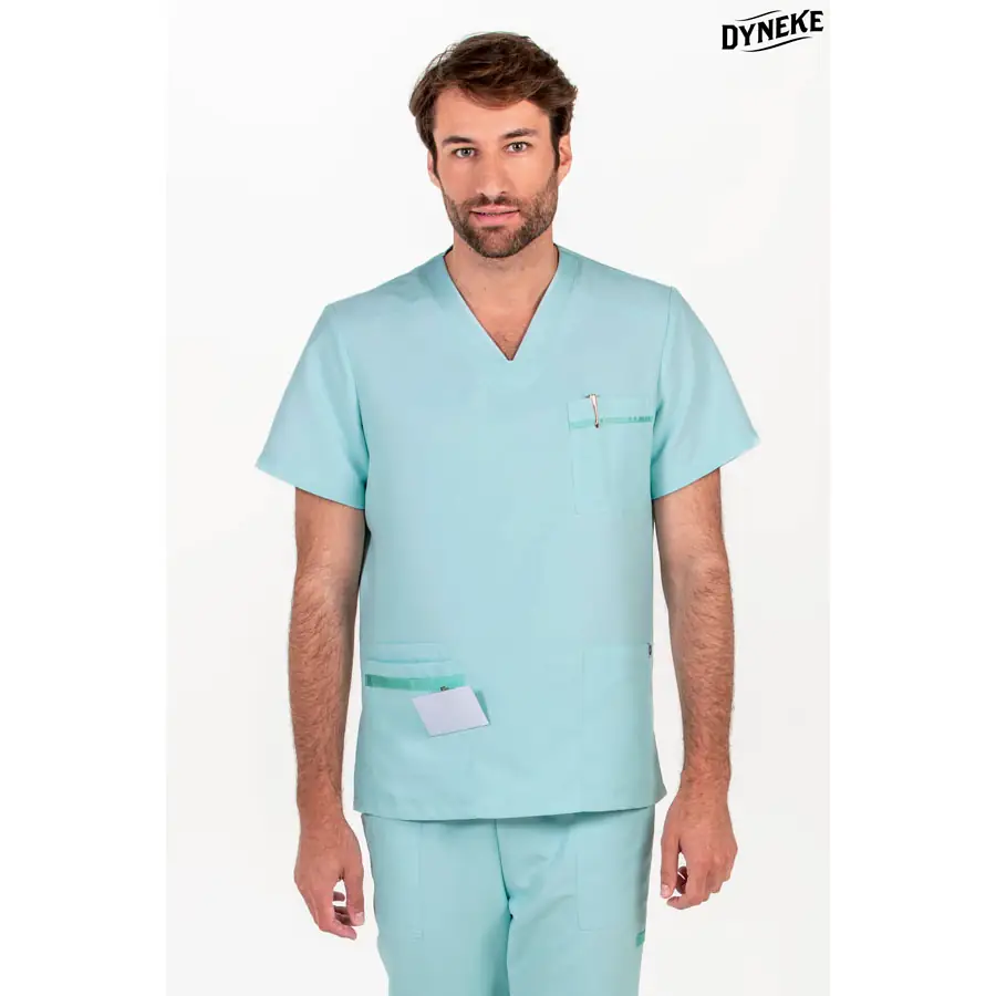 Casaca Dyneke 8256522 hombre microfibra verde porcelana 1 Casaca cbro.microfibra verde Dyneke 8256522: vista frontal con modelo.