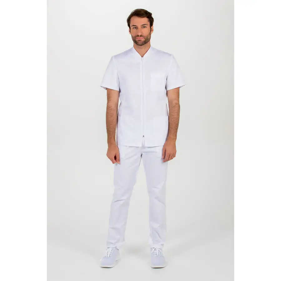 Chaqueta Dyneke 8262700 hombre cremallera manga corta 3 Chaqueta hombre cremallera blanca m/c Dyneke 8262700: vista de cuerpo entero con modelo.