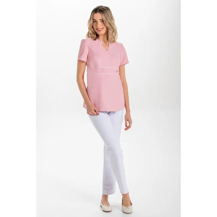 Chaqueta Dyneke 8299481 Pekín rosa con vivos de raso 4 Chaqueta pekin rosa vivos raso Dyneke 8299481: vista de conjunto con modelo.