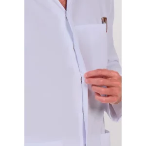Chaqueta cbro.elástica blanca cuello mao Dyneke 8332784: detalle del cierre y bolsillo.