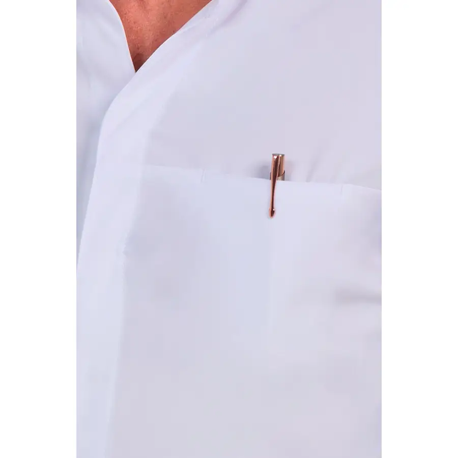 Chaqueta Dyneke 8332784 hombre blanca elástica 4 Chaqueta cbro.elástica blanca cuello mao Dyneke 8332784: detalle del bolsillo de pecho.
