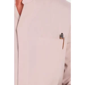 Chaqueta cbro.elástica beige cuello mao Dyneke 8332785: detalle del bolsillo de pecho.
