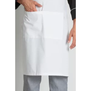 Delantal blanco peto Dyneke 8426900: detalle del bolsillo y bajo.