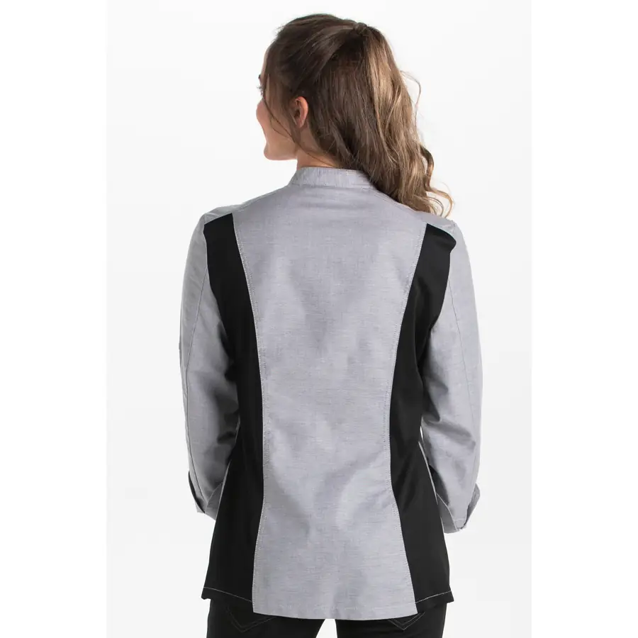 Chaqueta cocinera Dyneke 8448844 gris 2 Chaqueta cocinera corchetes gris rejilla Dyneke 8448844: vista trasera con modelo.