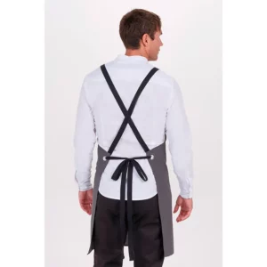 Delantal loneta gris bolsillo canguro Dyneke 8471397: vista trasera del delantal con modelo.