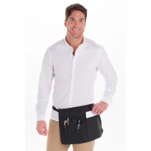 Delantal bandolera multibolsillos negro Dyneke 8491701: vista frontal con modelo.