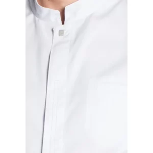 Chaqueta blanca caballero M/L Dyneke 8514700: detalle del cuello y cierre.
