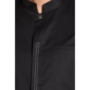 Chaqueta caballero negra sala M/L Dyneke 8514701: detalle del cuello y cierre.