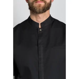 Chaqueta caballero negra sala M/C Dyneke 8515701: detalle del cuello y cierre.