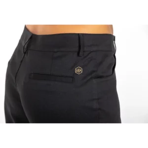 Pantalon chino srta negro Dyneke 8546539: detalle del bolsillo trasero.